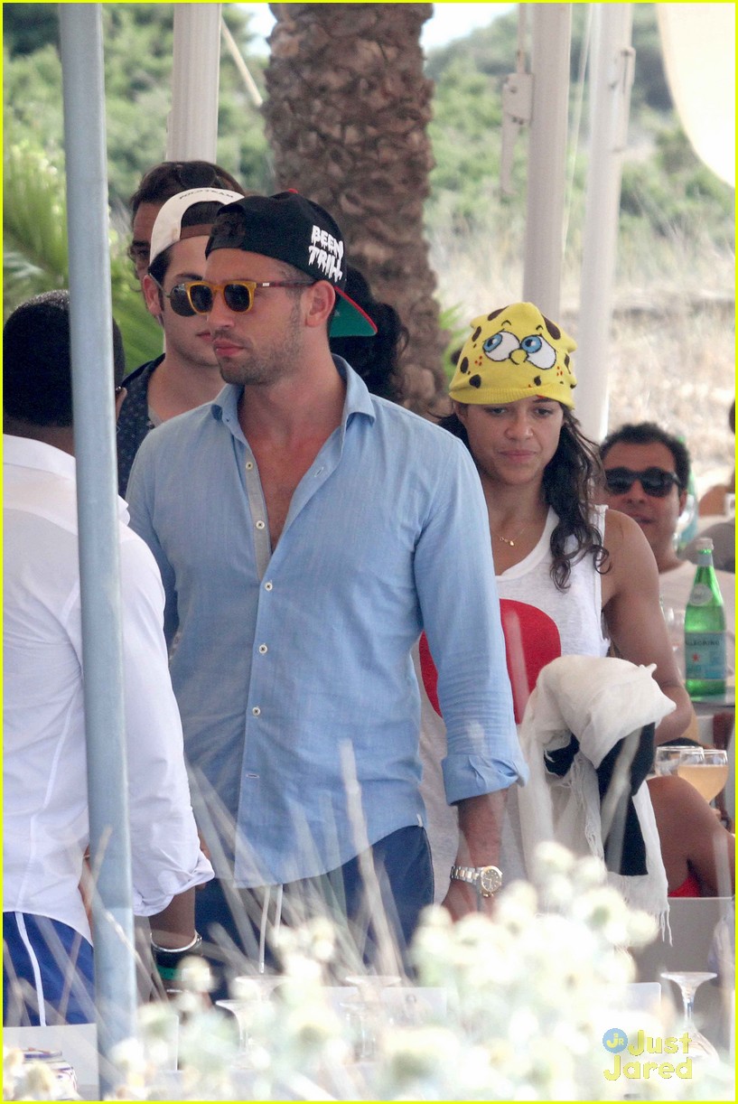 Zac Efron & Michelle Rodriguez Continue Their Summer Romance in Ibiza ...