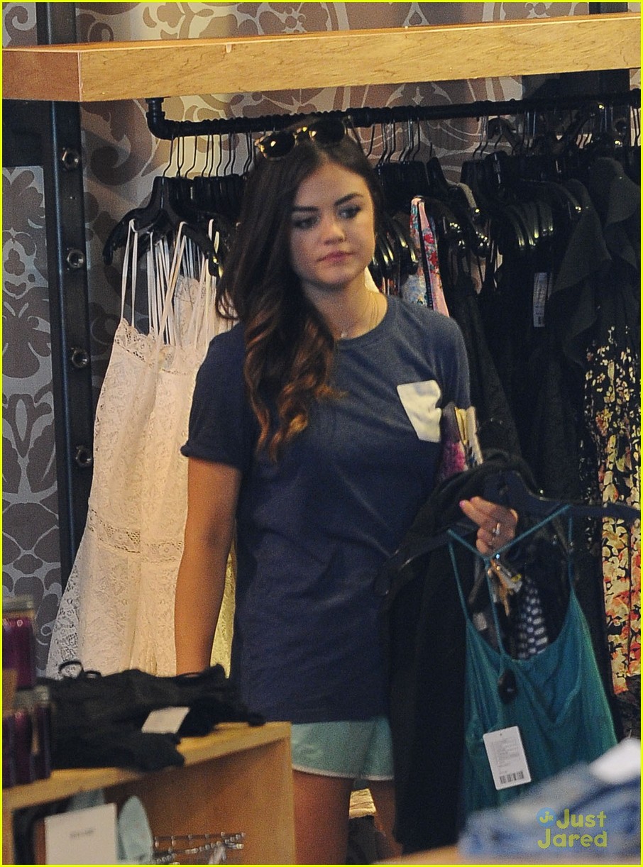 Lucy Hale Says the UK Makes the Most Beautiful Men! | Photo 702193