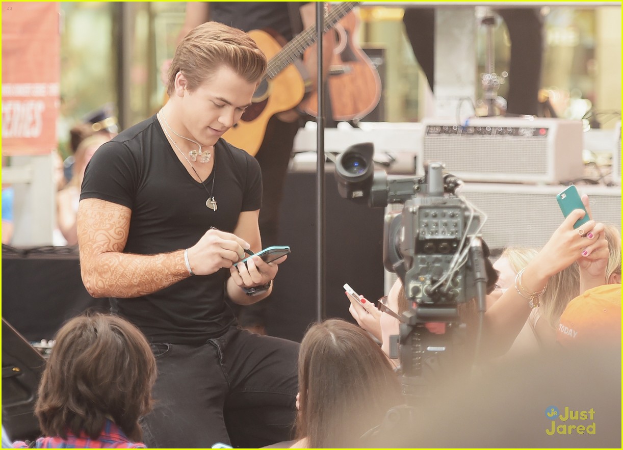 Hunter Hayes Shows Off New Full Sleeve Henna Tattoo On 'Today