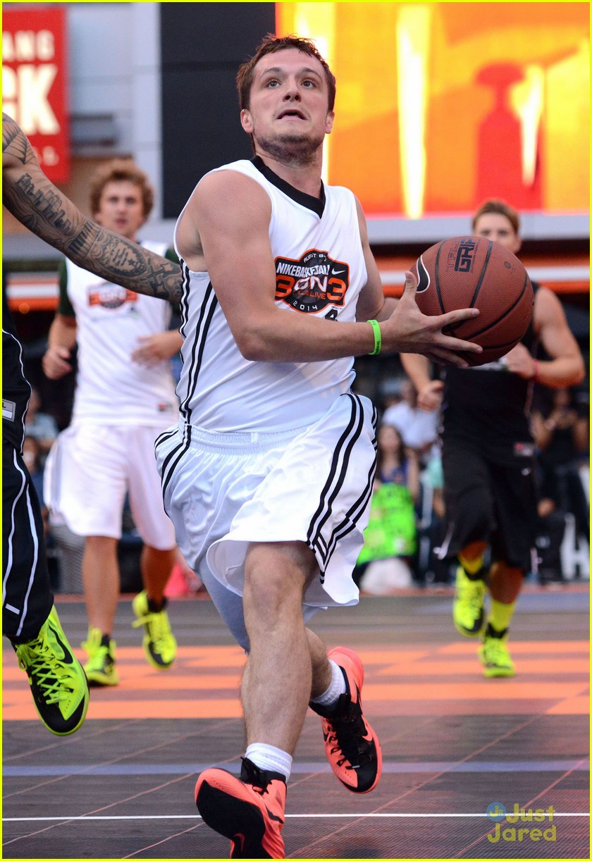 Josh Hutcherson Plays Basketball for Straight But Not Narrow! Photo