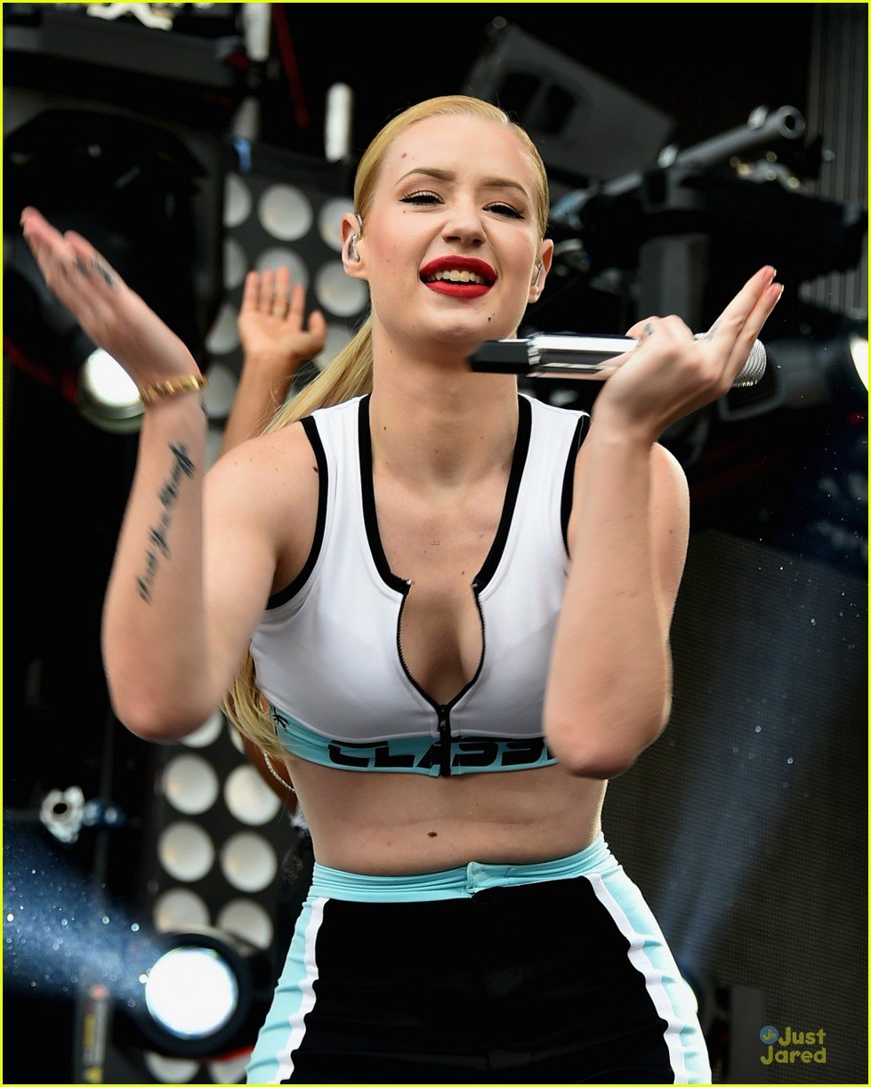 Iggy Azalea & Lorde Bring Major Girl Power to Lollapalooza | Photo ...