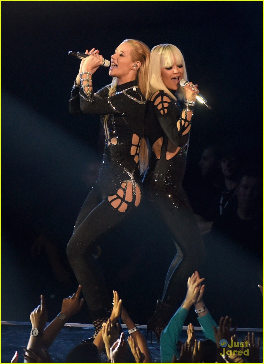 Rita Ora & Iggy Azalea Perform 'Black Widow' at MTV VMAs 2014 - Watch