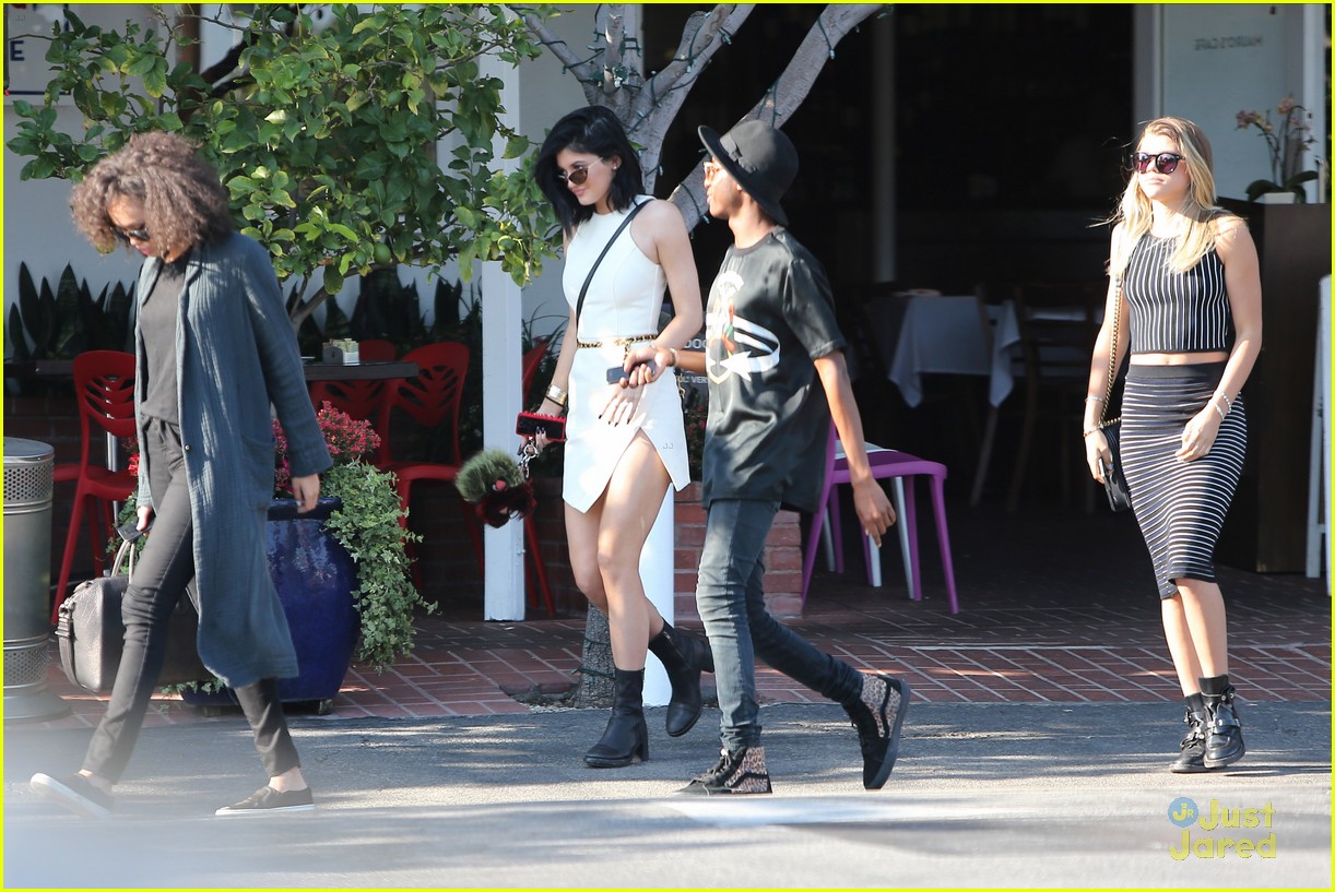 Kylie Jenner Meets Up With Sofia Richie Before Rihanna/Eminem Concert