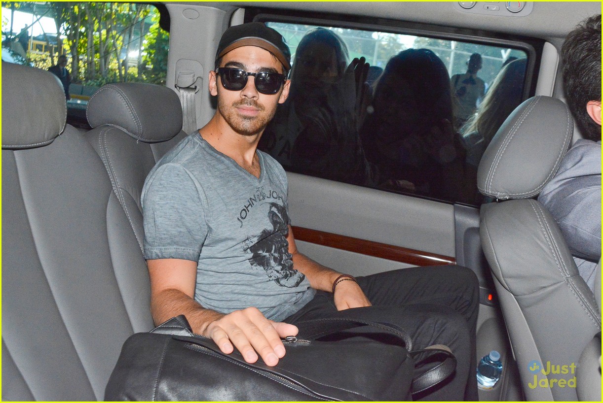 Joe Jonas Arrives in Brazil For John John Denim Event Photo 708862 Photo Gallery Just