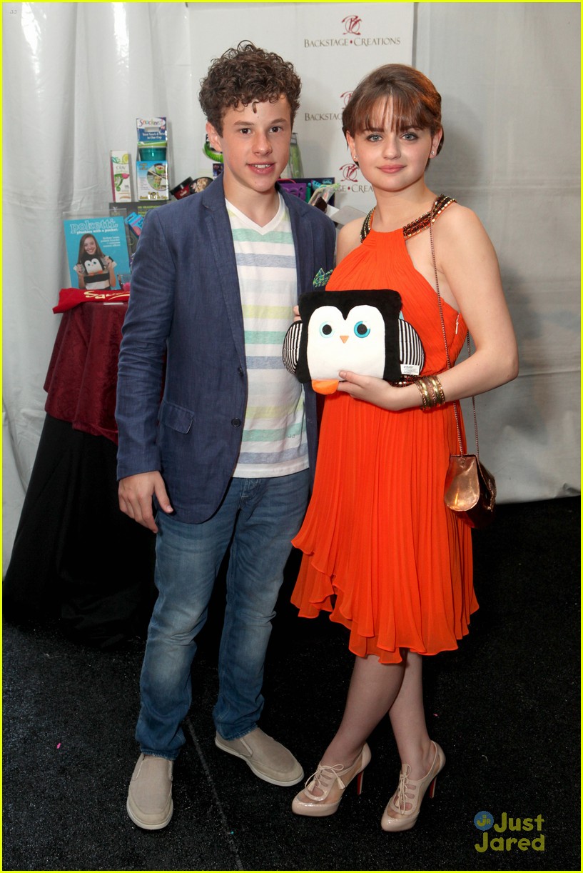 BFFs Joey King & Nolan Gould Get Silly at the Teen Choice Awards ...