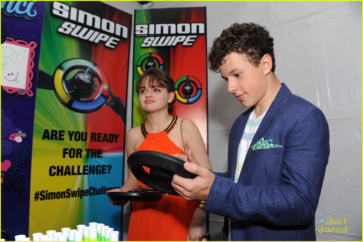 joey king nolan gould teen choice awards 13