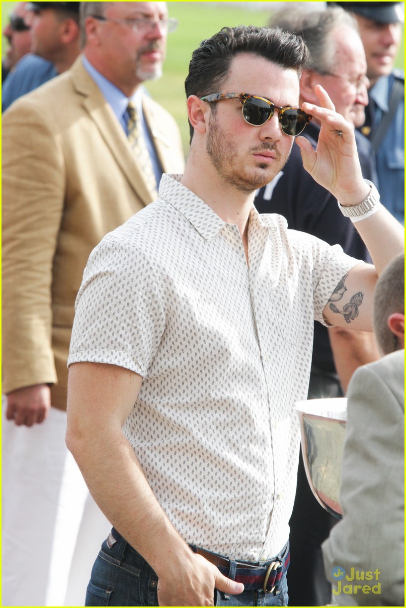 kevin jonas shirt