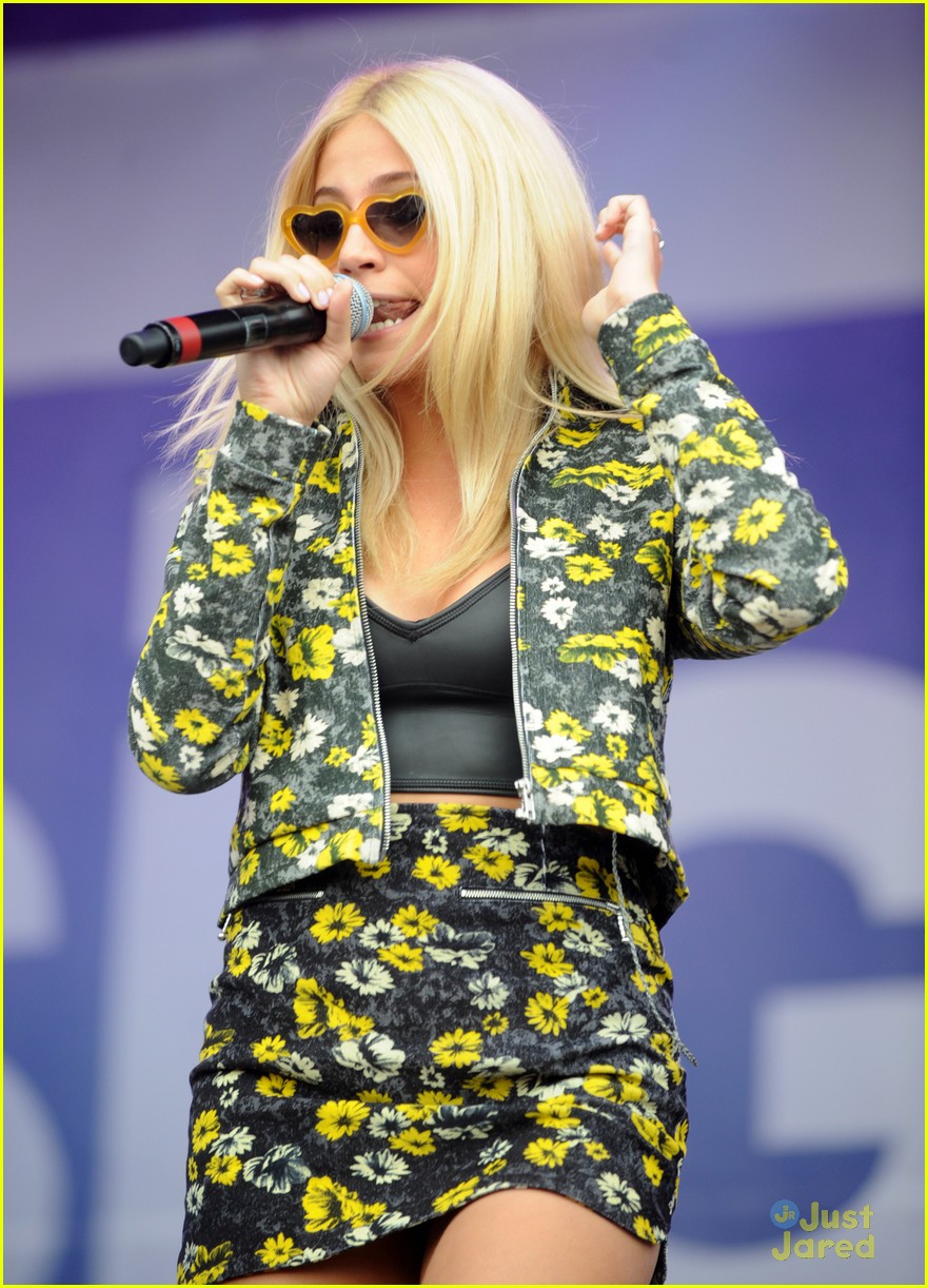 Pixie Lott & Ella Henderson Hit the Stage at Total Access Live! | Photo