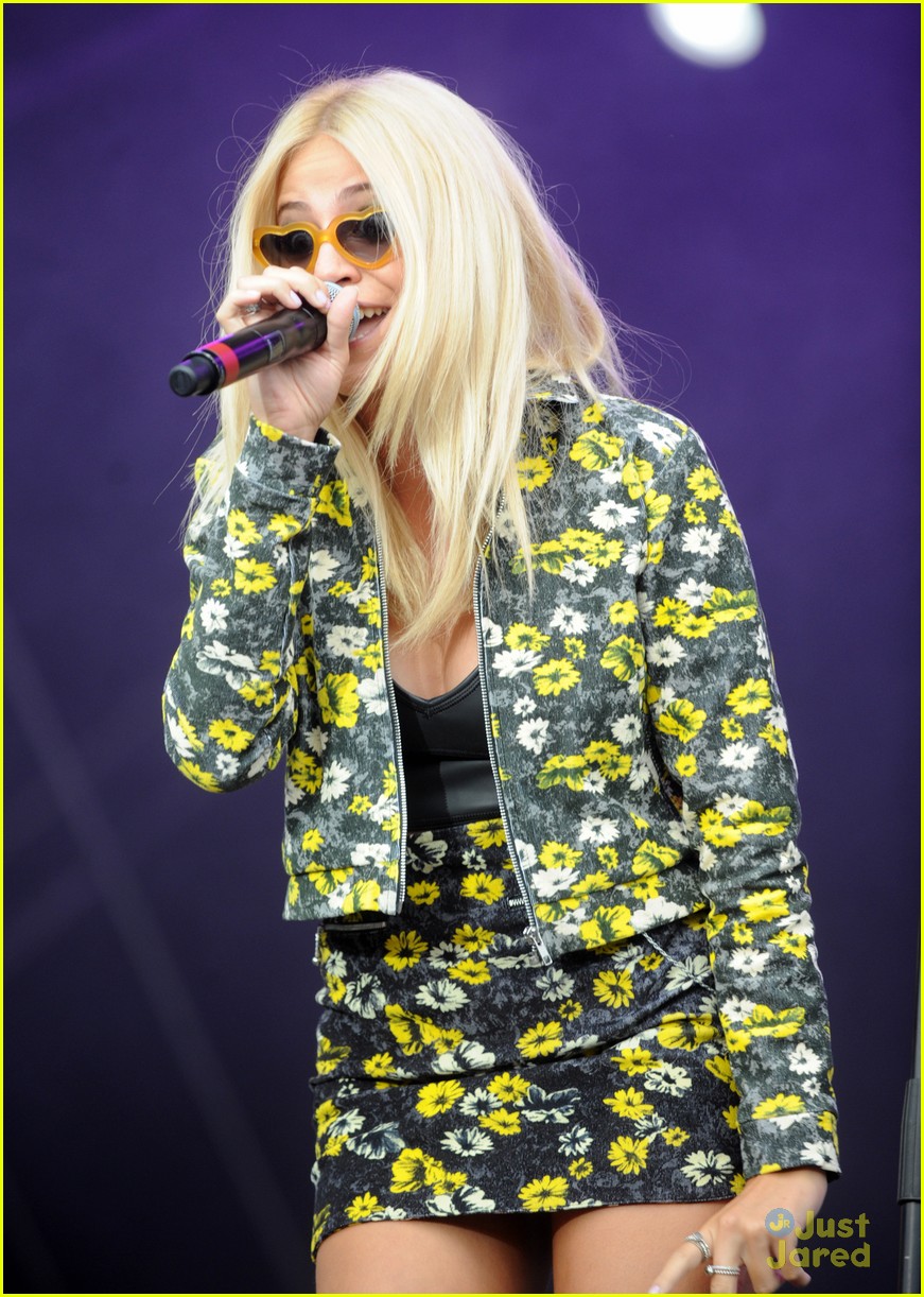 Pixie Lott & Ella Henderson Hit the Stage at Total Access Live! | Photo