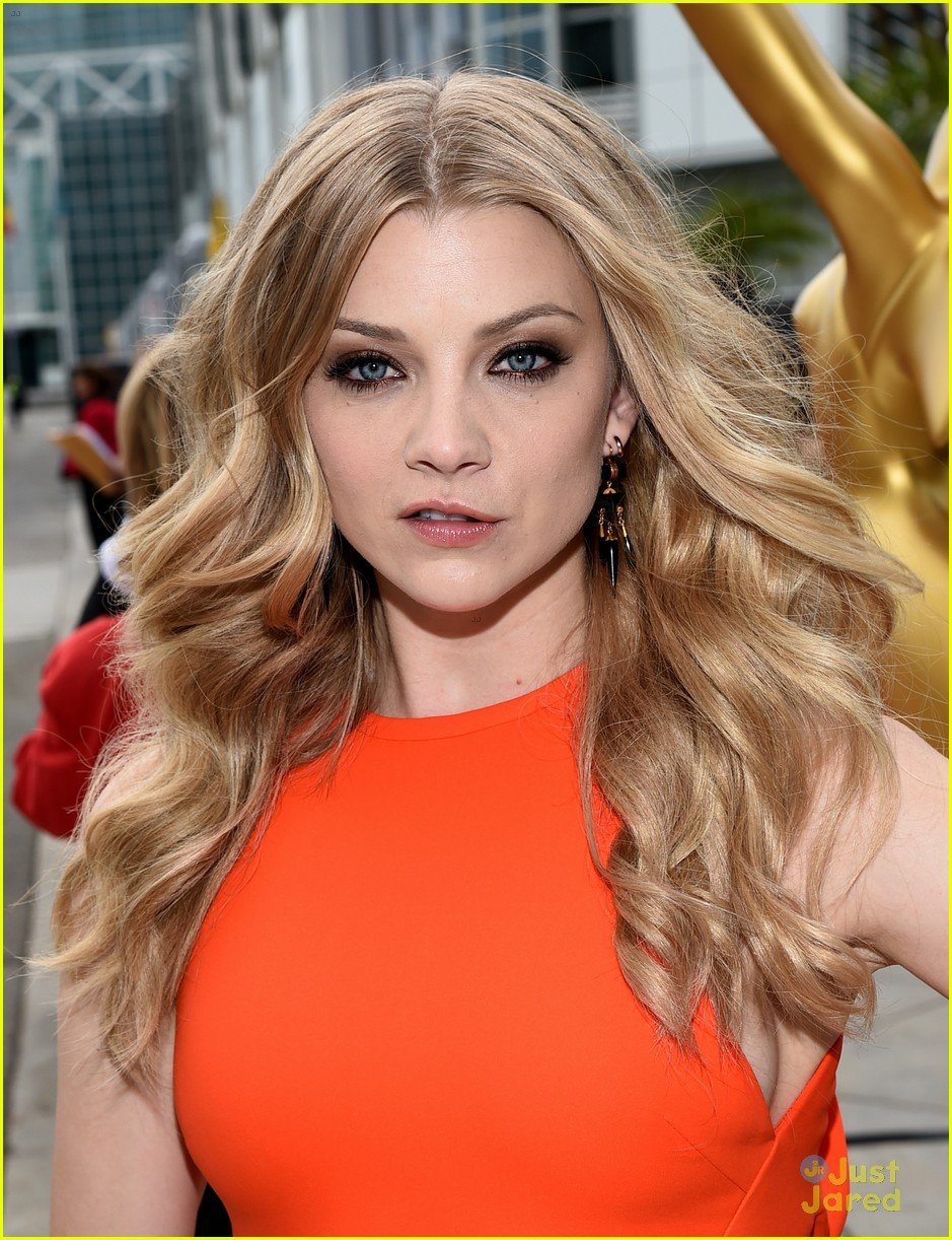 mockingjay-s-natalie-dormer-pairs-orange-black-for-emmys-2014-photo