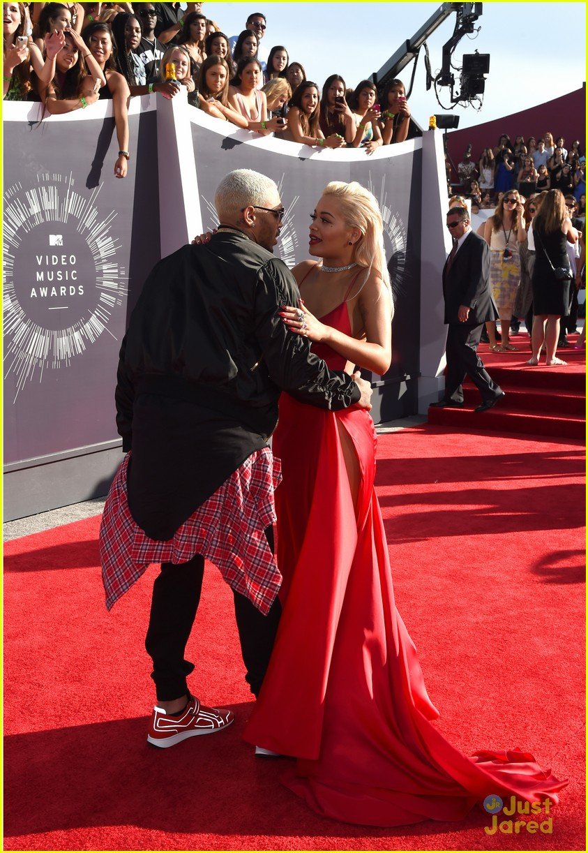 Rita Ora Shows Off a Lot of Leg at the MTV VMAs 2014! Photo 710632