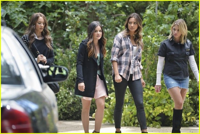 The 'Pretty Little Liars' Reunite & Renew Friendships in Summer Finale ...