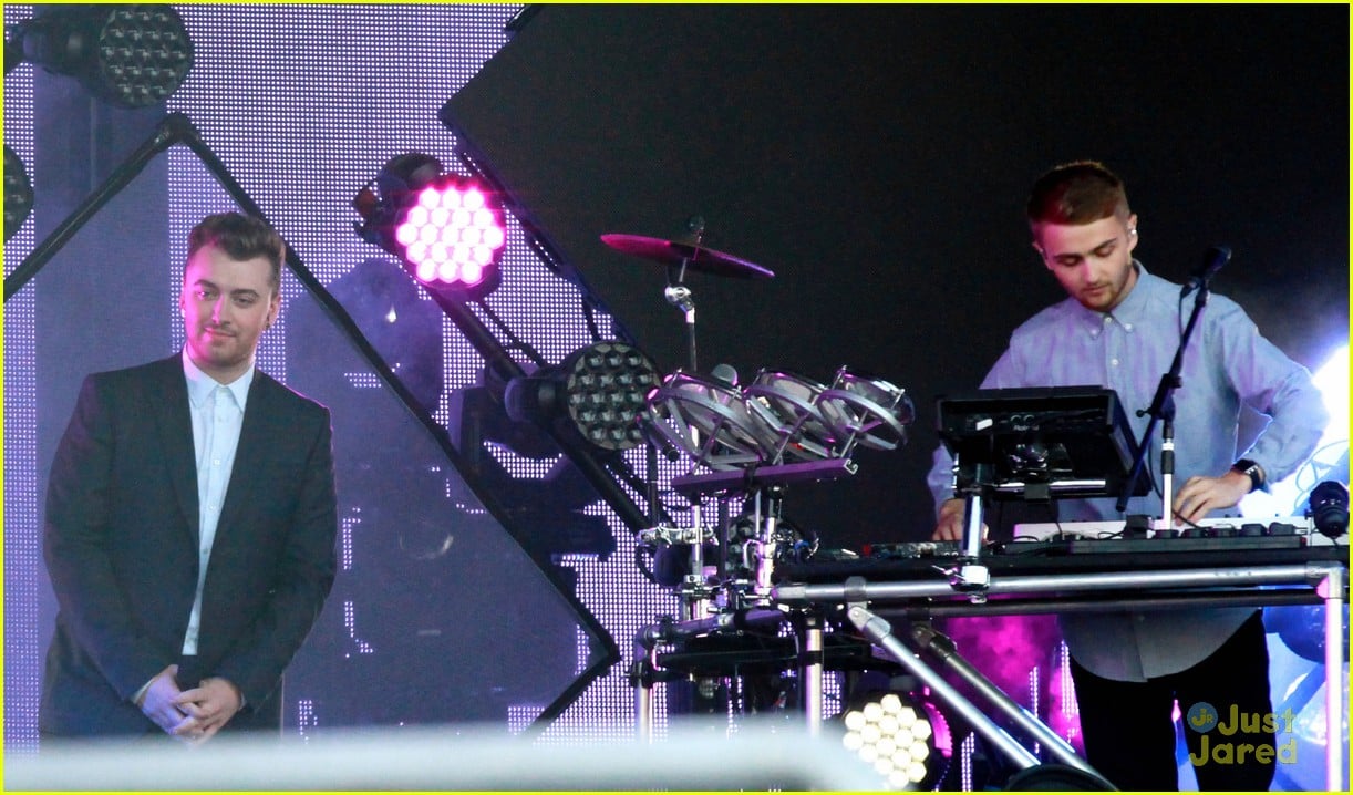 Sam Smith Sings 'Latch' Alongside Disclosure on 'Jimmy Kimmel Live' Watch Now! Photo 703320