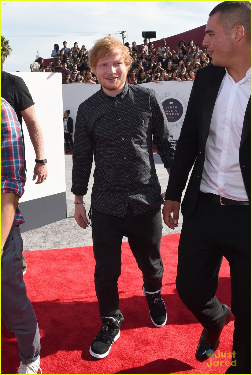 Ed Sheeran Brings His Dark Side to the MTV VMAs 2014! Photo 710565