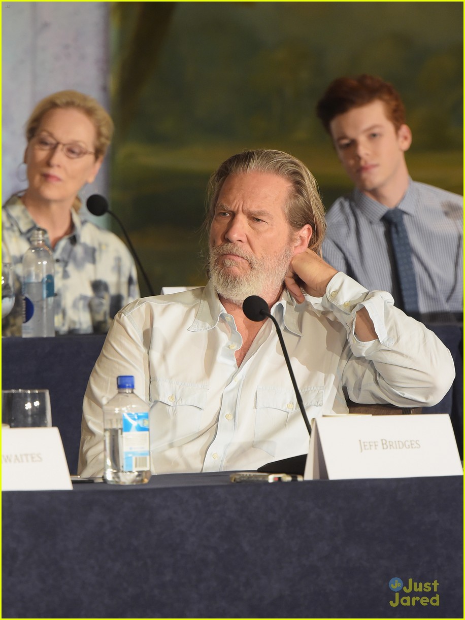 Full Sized Photo of taylor swift katie holmes giver press conference 04