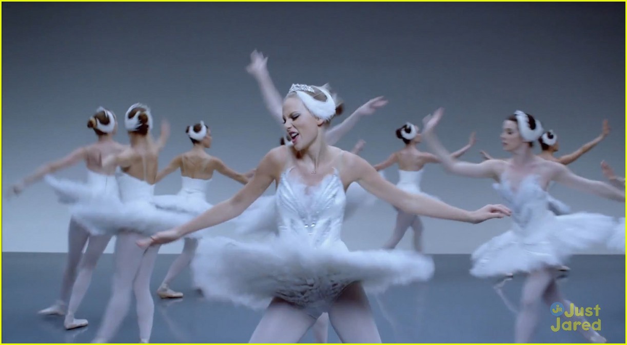 Taylor swift debuts shake it off music video watch now photo