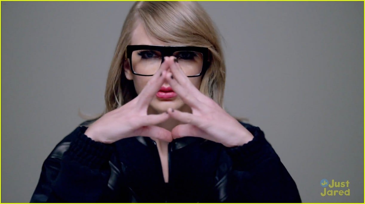 Taylor Swift Debuts Shake It Off Music Video Watch Now Photo Photo Gallery