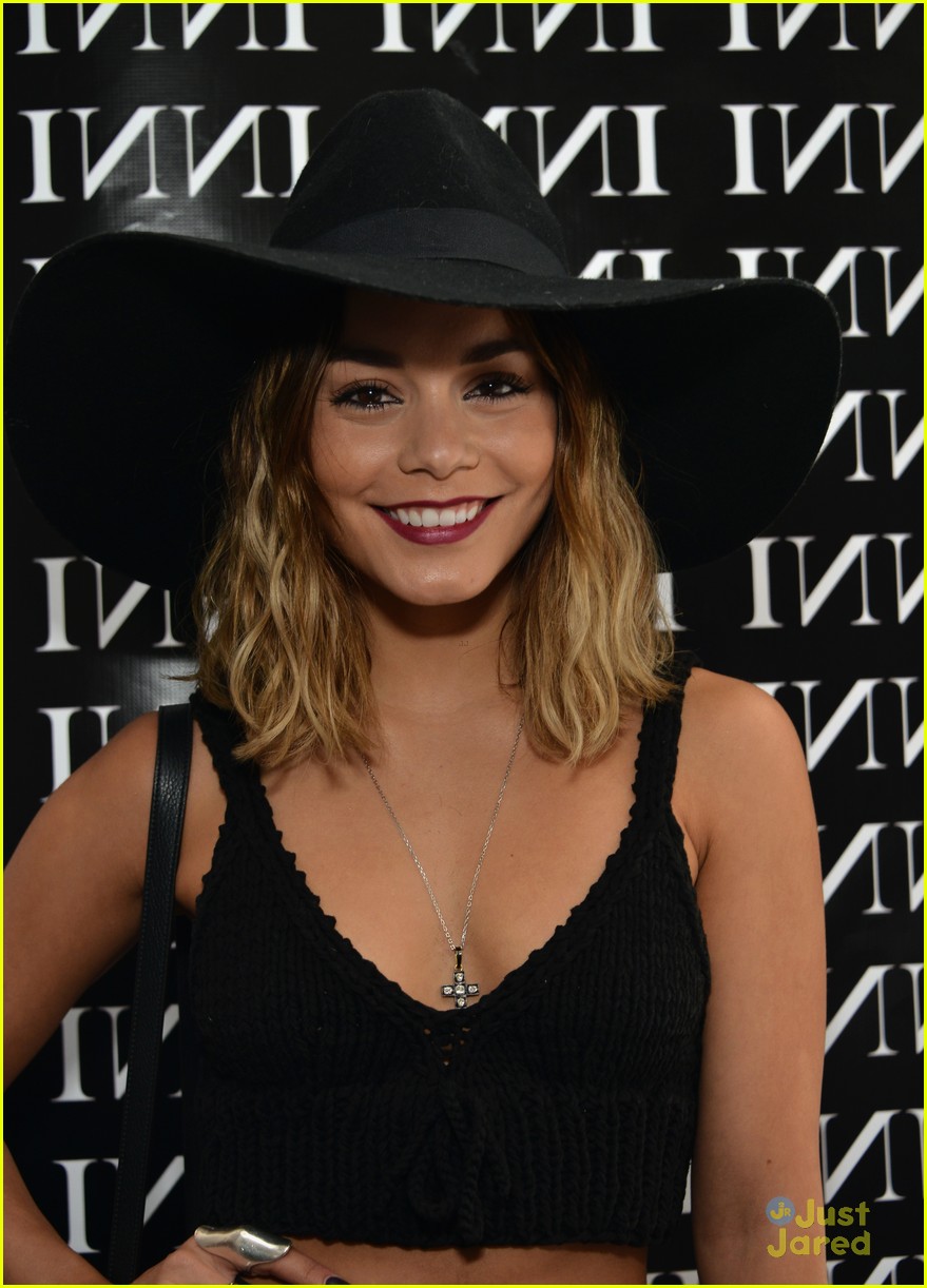 Vanessa Hudgens Wears Coolest Floppy Hat At Kari Feinstein S Style