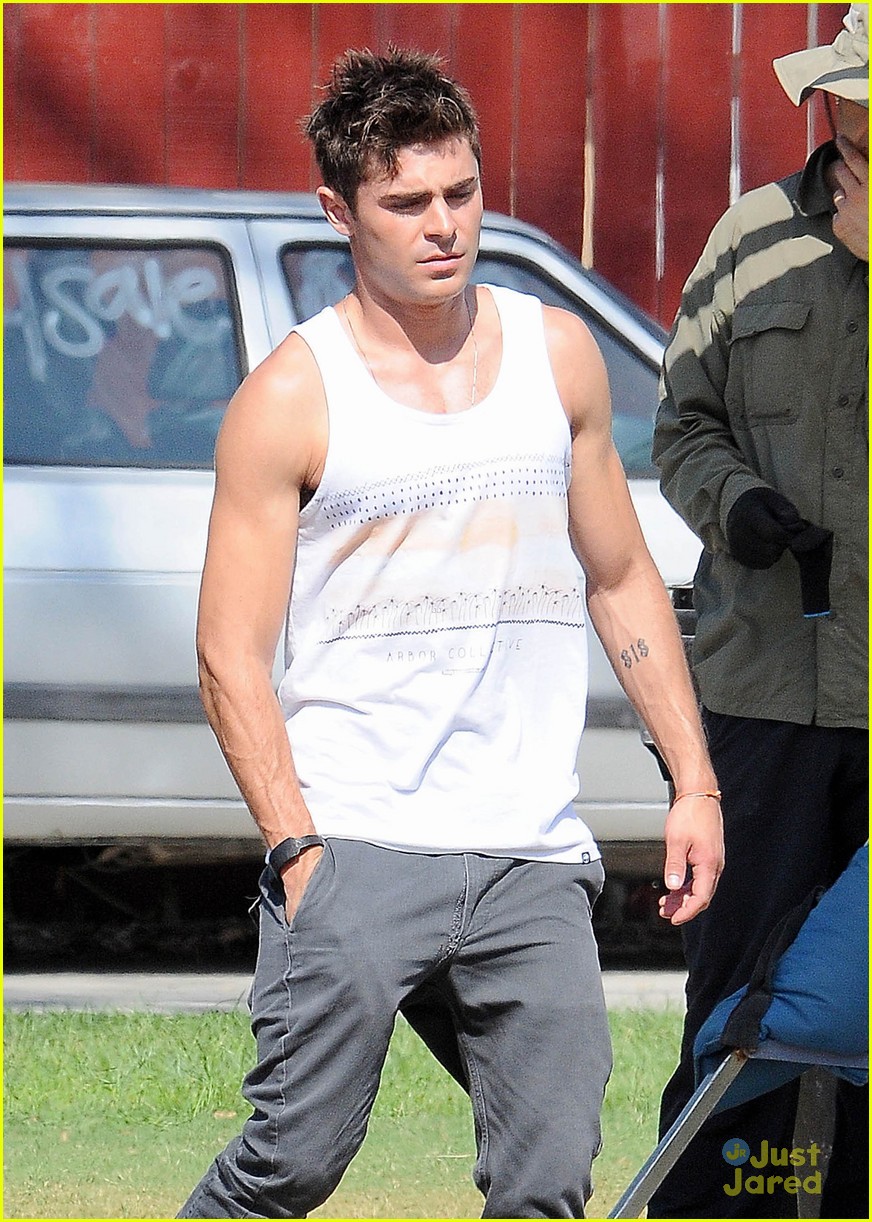 Zac Efron Steps Out After Michelle Rodriguez Split | Photo 708884 ...