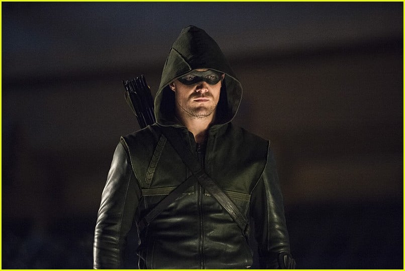 Starling City Looks Super Gloomy In New Season Three 'arrow' Poster 