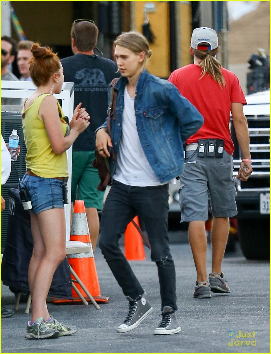 Austin Butler Hits 'Yoga Hosers' Set After 'Arrow' Casting News | Photo ...