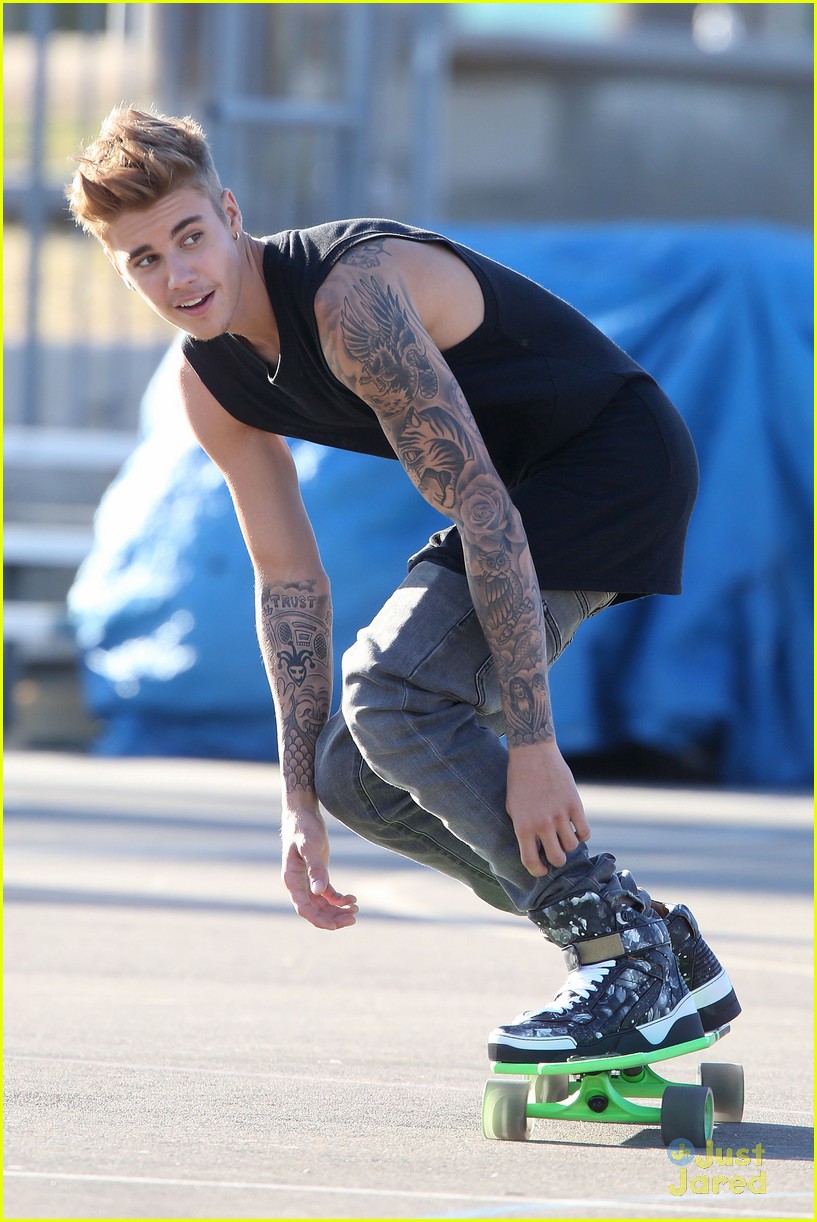 Justin Bieber Skateboards, Slam Dunks a Basketball, & Plays Tennis All ...