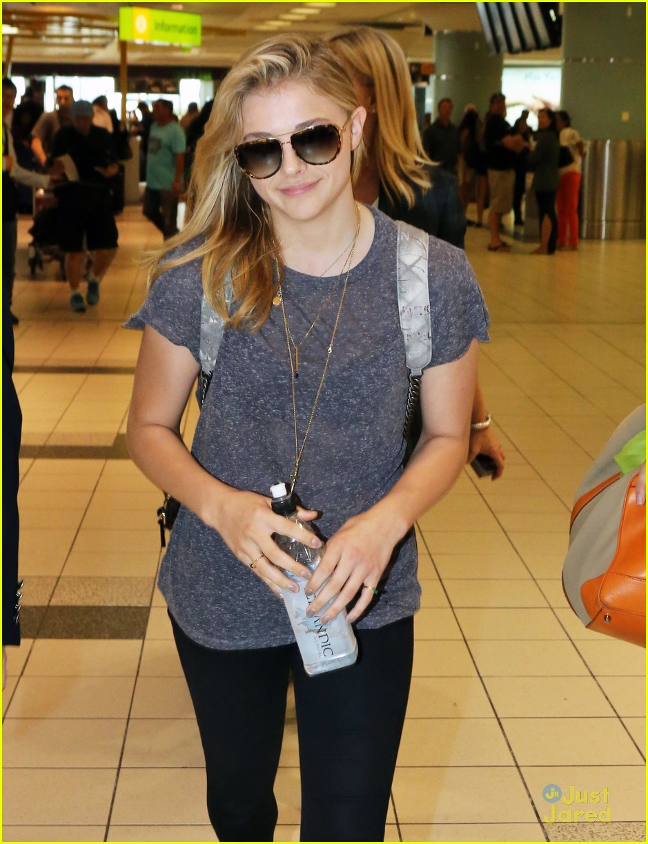 Chloe Moretz Arrives In Toronto Ahead Of The Equalizer Premiere Photo 714377 Photo Gallery