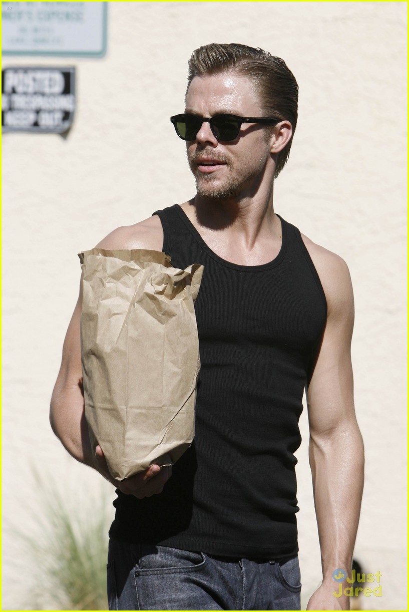 Bethany Mota & Derek Hough Pick Up Snacks Before DWTS Practice | Photo ...