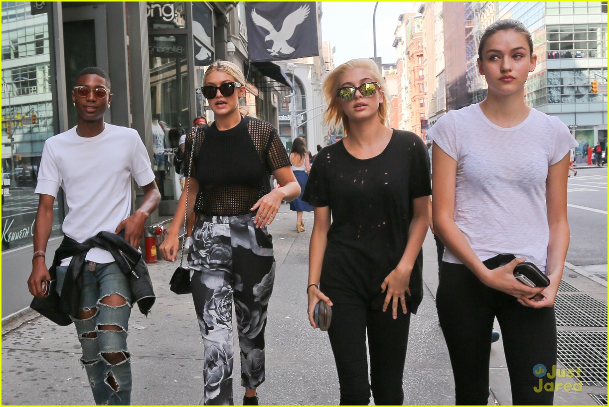 Gigi Hadid And Hailey Baldwin Style Up The Streets Of Nyc Photo 713216 Photo Gallery Just