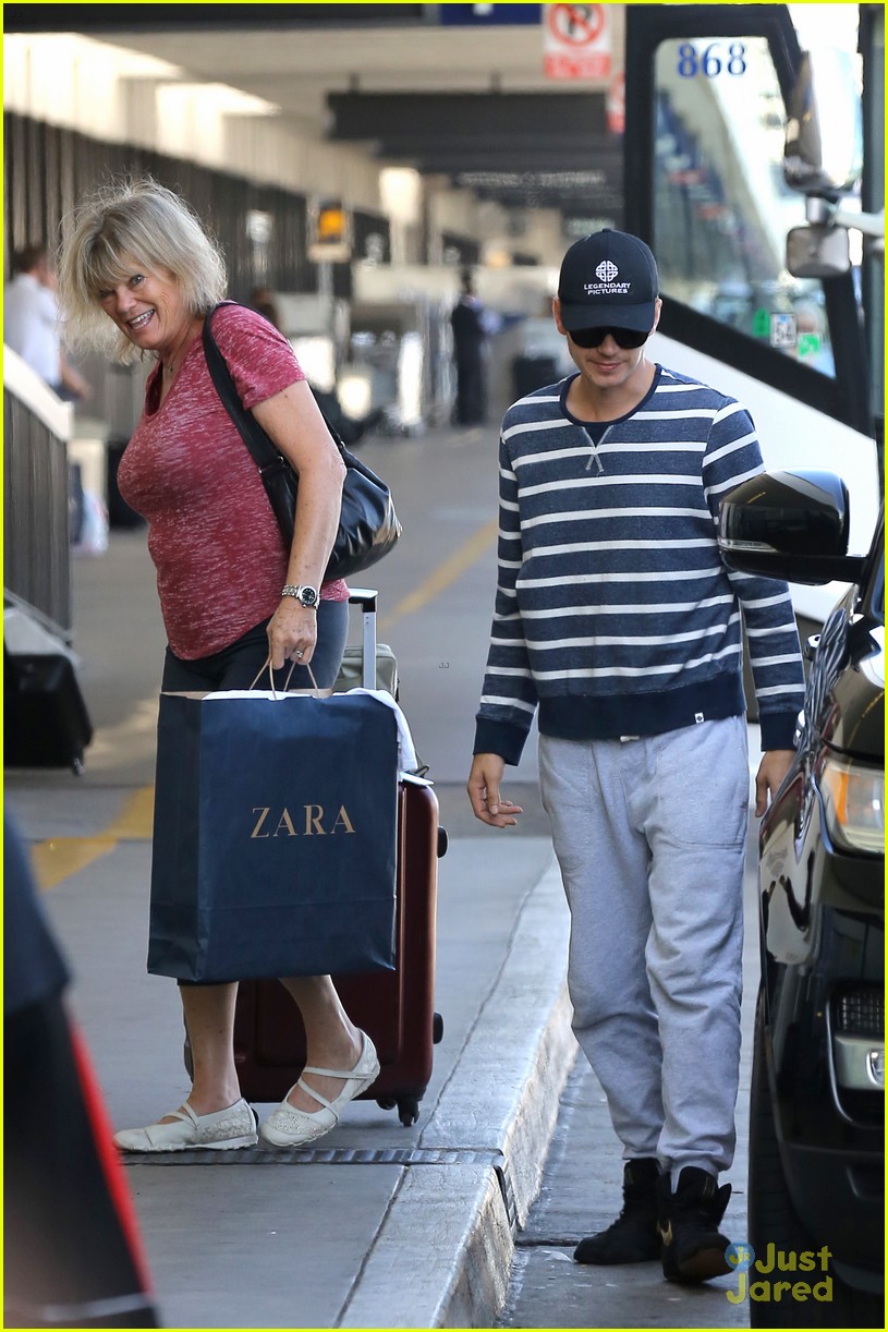 Hayden Christensen Bids Farewell to His Mom After Hollywood Hike ...