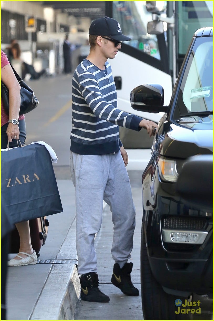 Hayden Christensen Bids Farewell to His Mom After Hollywood Hike ...