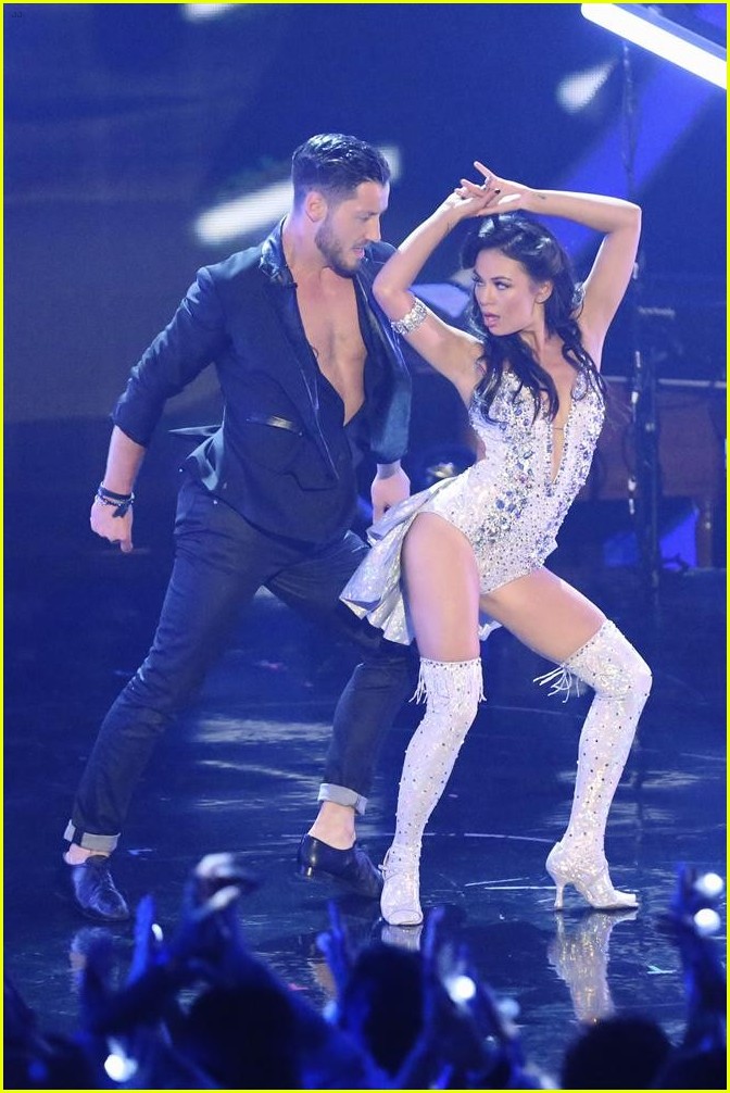 Janel Parrish And Val Chmerkovskiy Bring Sexy Back With Dwts Jive See
