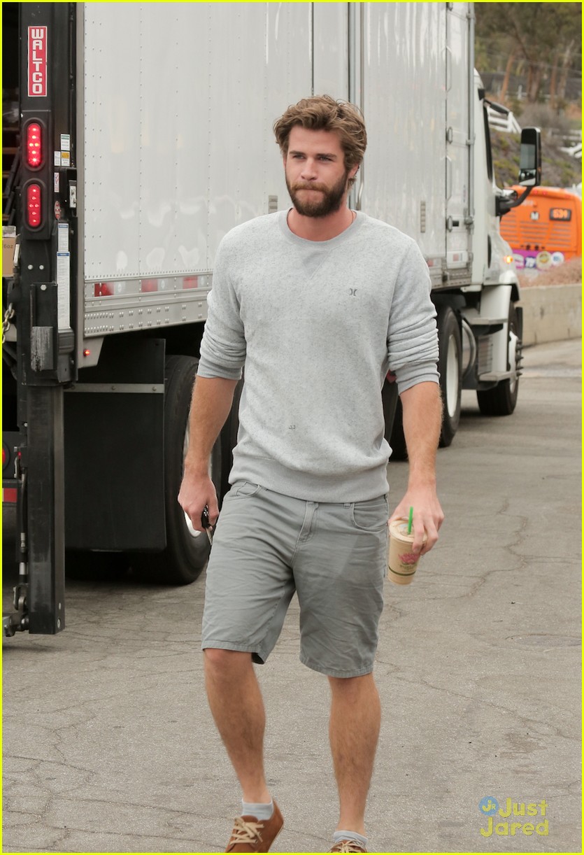 Liam Hemsworth Steps Out After Miley Cyrus' Love Declaration | Photo ...