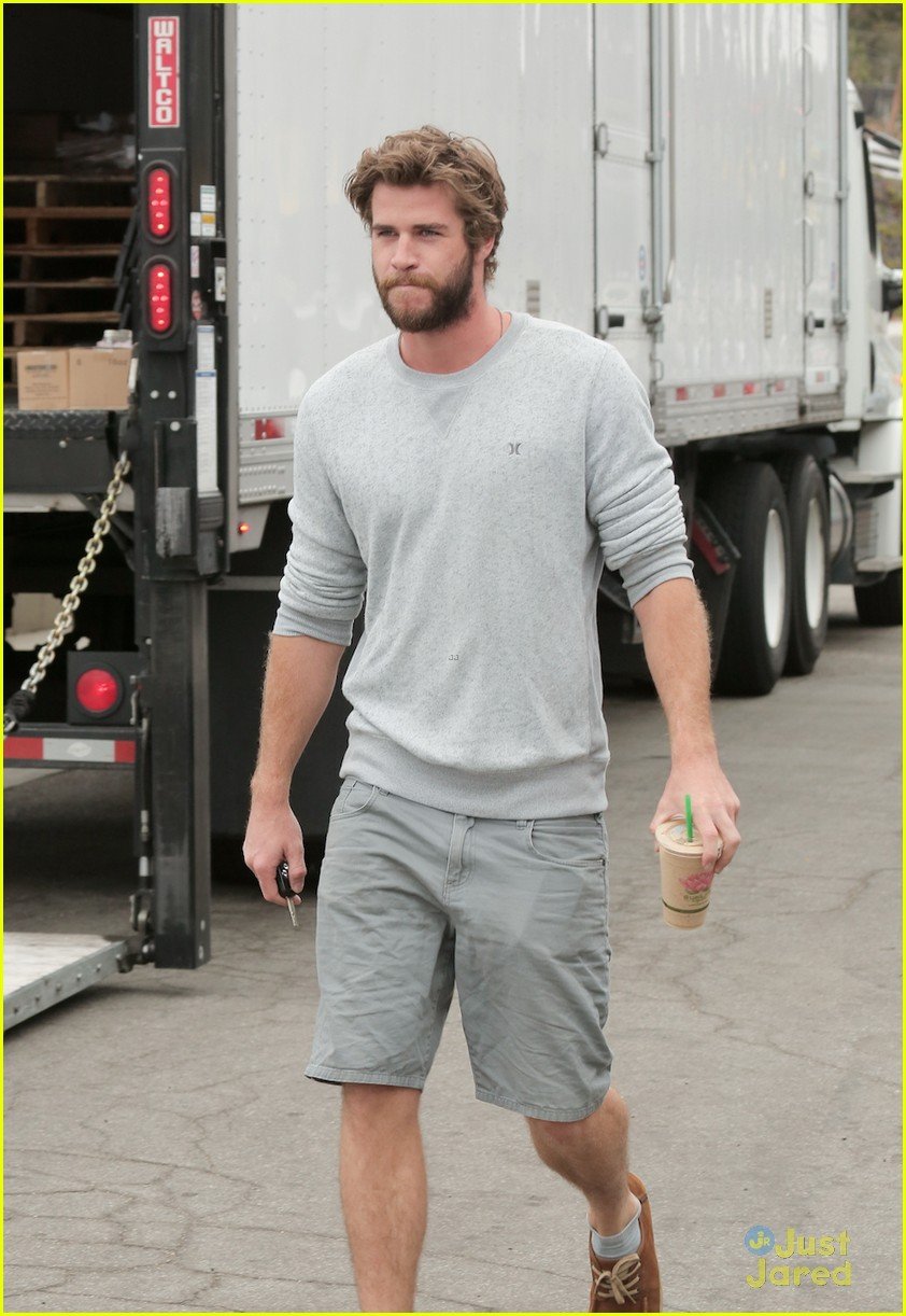 Liam Hemsworth Steps Out After Miley Cyrus' Love Declaration | Photo ...