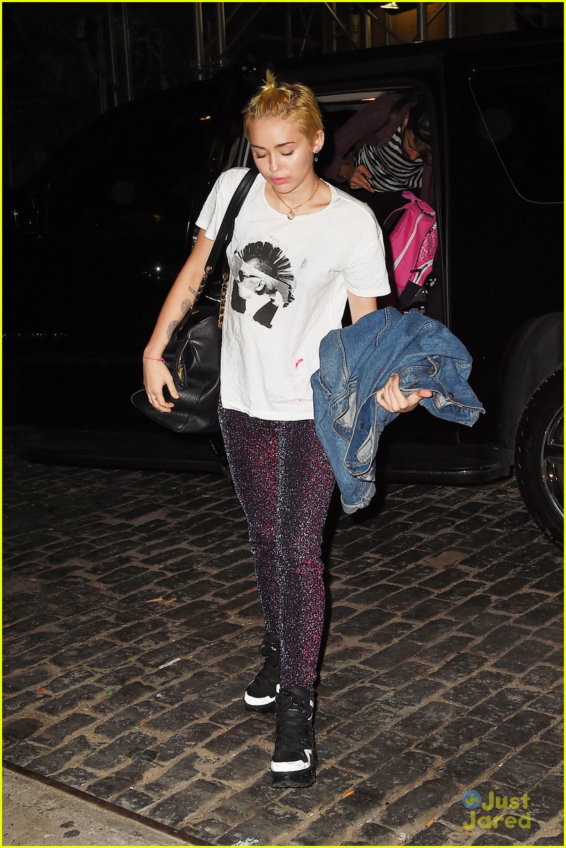 Full Sized Photo of miley cyrus greets fans outside nyc hotel 19