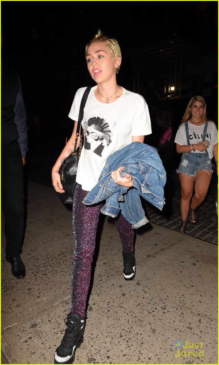 Miley Cyrus is All About Her Smilers in NYC | Photo 715497 - Photo