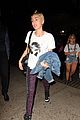 miley cyrus greets fans outside nyc hotel 20