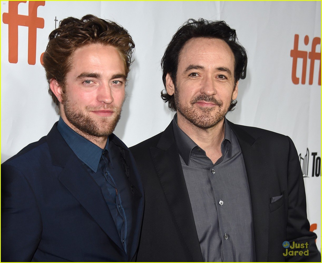 Robert Pattinson Sisters