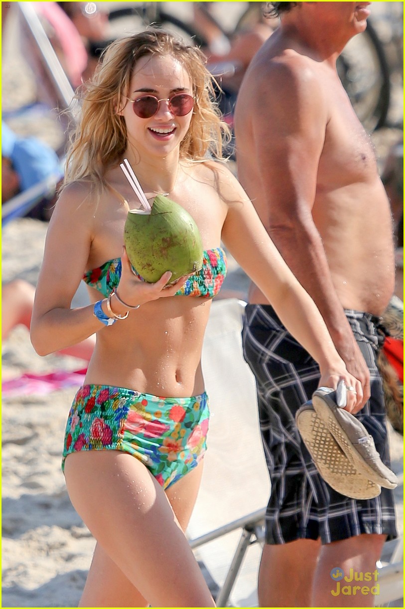 Suki Waterhouse Rocks Retro Bikini In Rio Photo 713641 Photo Gallery Just Jared Jr 