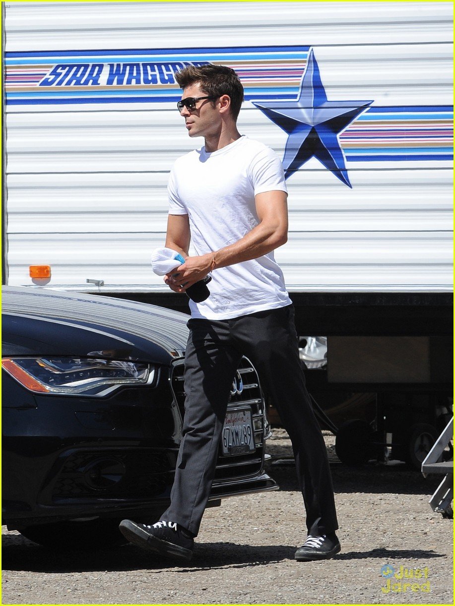 Zac Efron Switches into a Suit on 'We Are Your Friends' Set | Photo ...