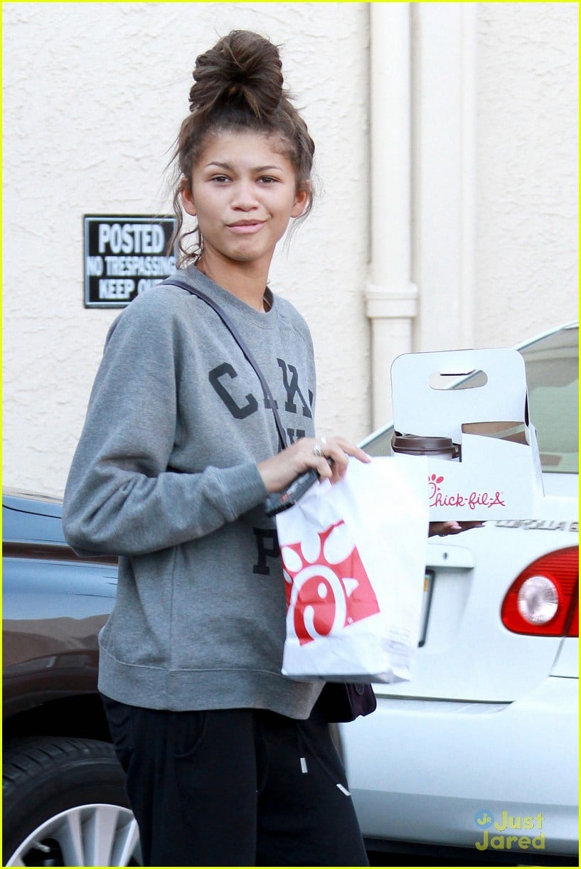 Zendaya & Janel Parrish Get Ready for Dancing with the Stars' Movie