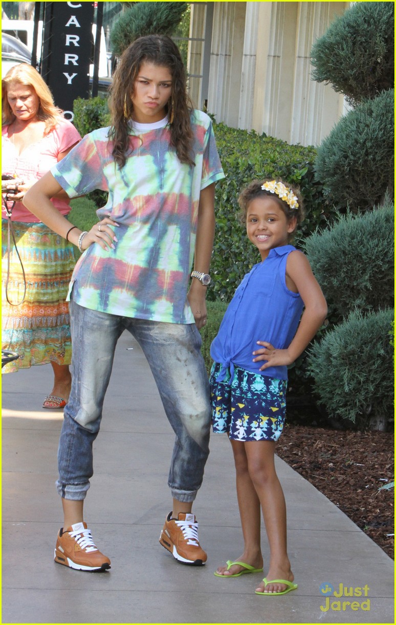 Zendaya Makes a Little Girl's Wish Come True! | Photo 721531 - Photo