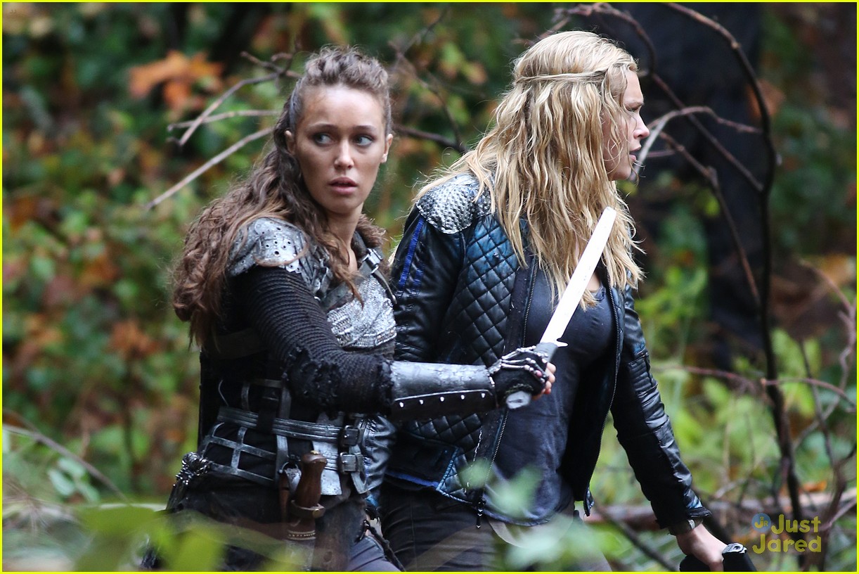 Eliza Taylor Heads Back Into The Woods on ‘The 100’ | Photo 736036