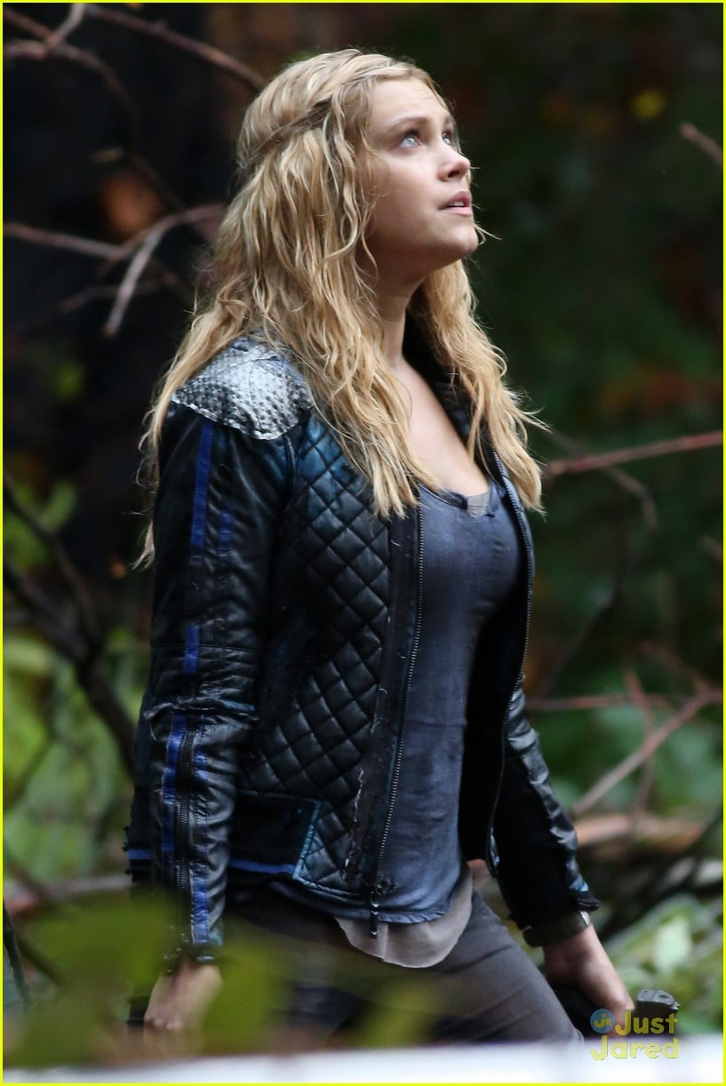 Eliza Taylor Heads Back Into The Woods on 'The 100' | Photo 736055 ...