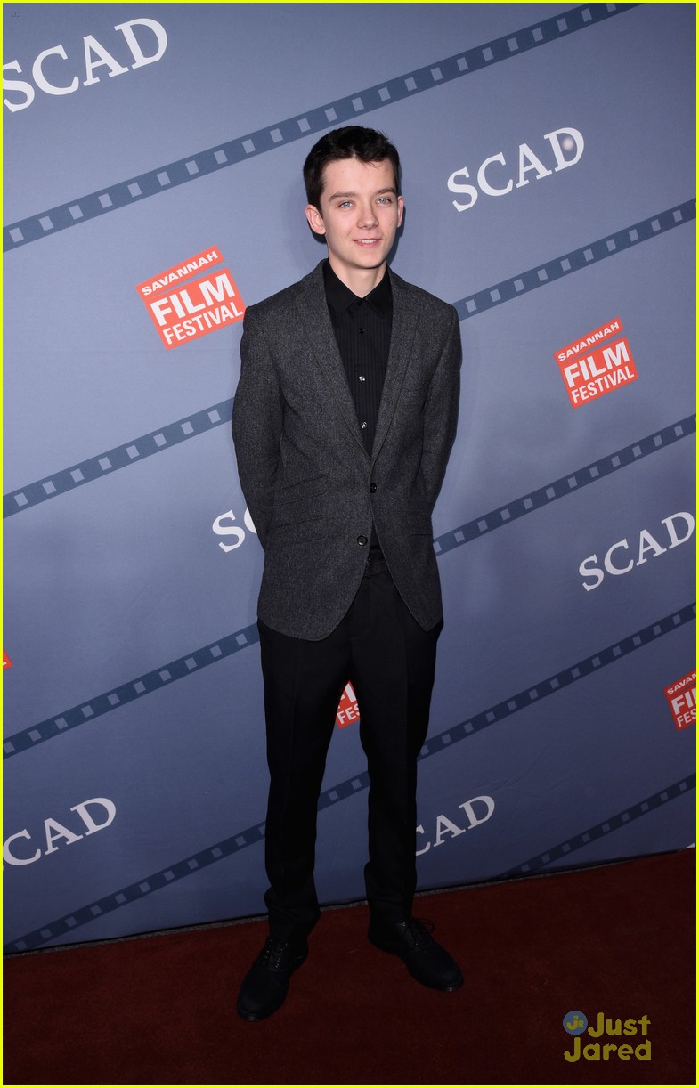 Asa Butterfield Honored With Rising Star Award At Savannah Film Festival Photo Asa Butterfield Pictures Just Jared Jr