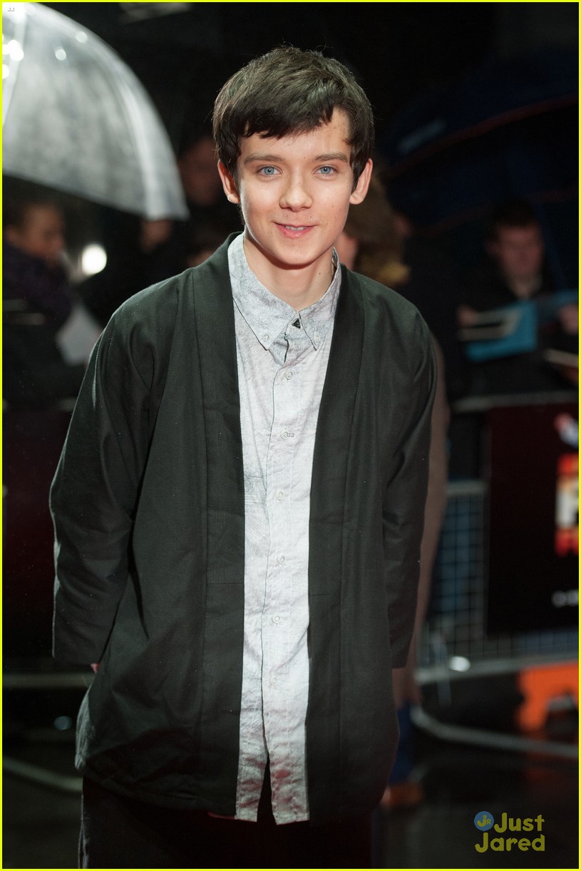 Asa Butterfield Talks Challenging X Y Role Photo Asa Butterfield Pictures Just Jared Jr