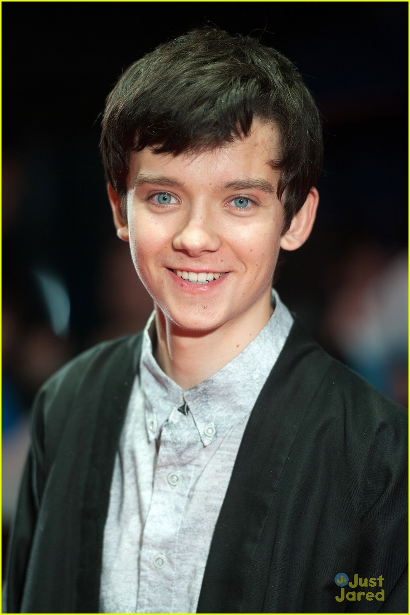 Asa Butterfield Talks Challenging X Y Role Photo Asa Butterfield Pictures Just Jared Jr