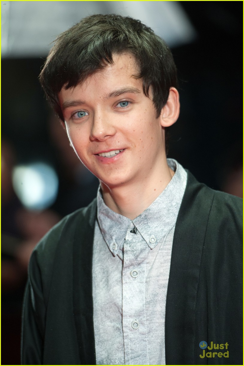 Asa Butterfield Talks Challenging X Y Role Photo Asa Butterfield Pictures Just Jared Jr