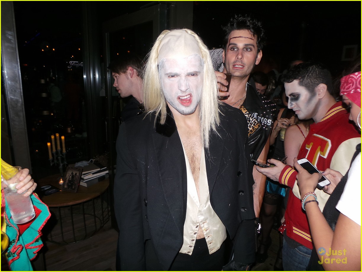 Mark Salling & Ashley Madekwe Party it Up for Halloween | Photo 734703