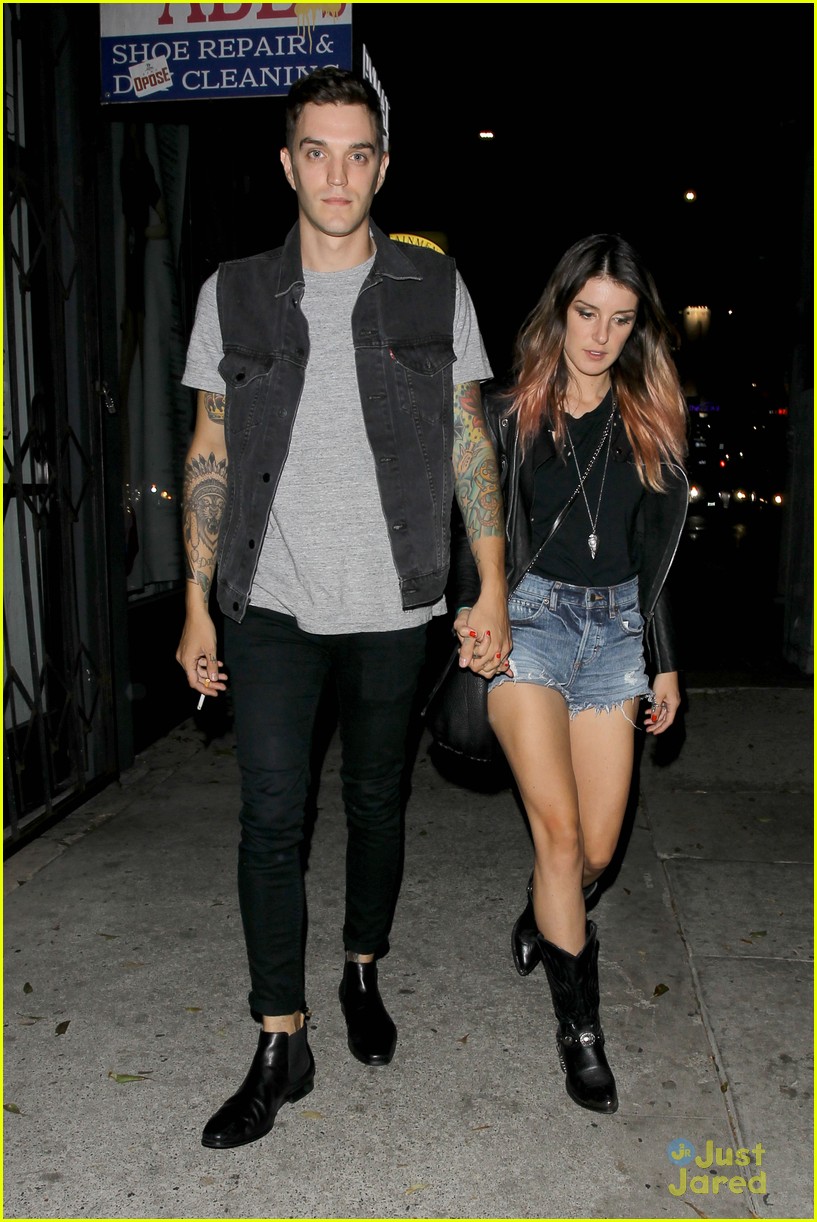 Ashley Tisdale & Shenae Grimes: Kings of Leon Concert Double Date!: Photo  726032 | Ashley Tisdale, Christopher French, Josh Beech, Shenae Grimes  Pictures | Just Jared Jr.